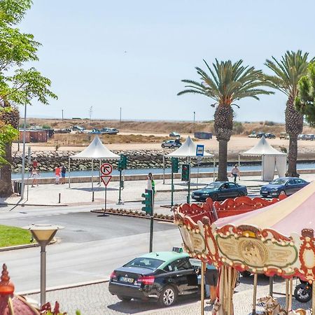 לאגוּ‏ש דירות באזור מרכז העיר לגוס, בגודל 60 מר, עם 2 חדרי שינה ו- 1 חדרי רחצה פרטיים מראה חיצוני תמונה