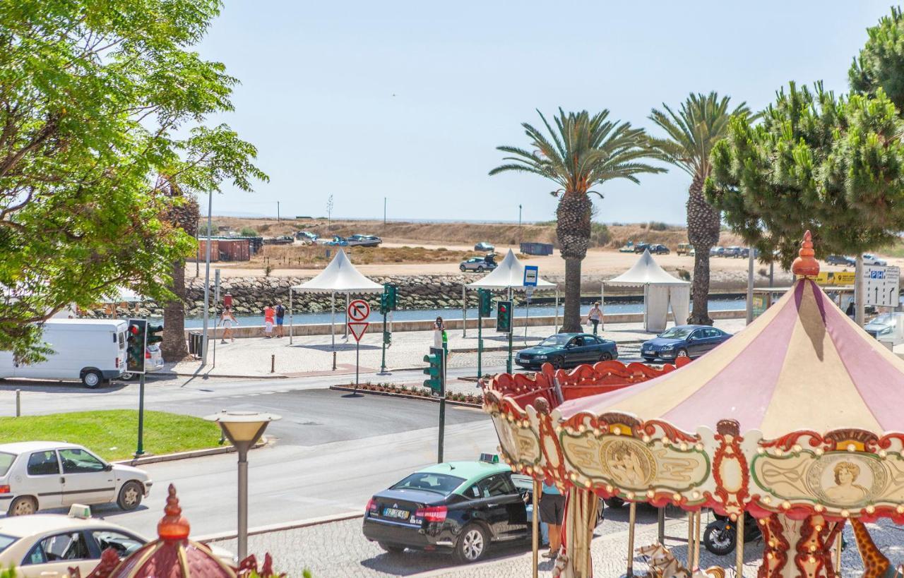 לאגוּ‏ש דירות באזור מרכז העיר לגוס, בגודל 60 מר, עם 2 חדרי שינה ו- 1 חדרי רחצה פרטיים מראה חיצוני תמונה